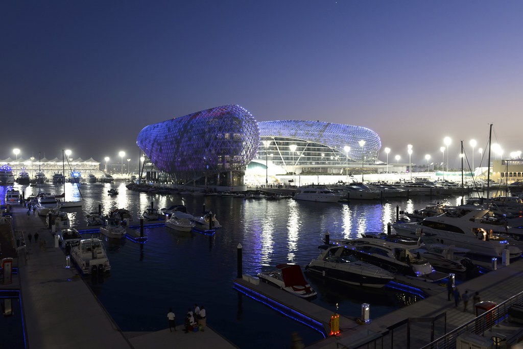 Experience the Ultimate Formula 1 Hospitality with a Yacht Charter in Abu Dhabi